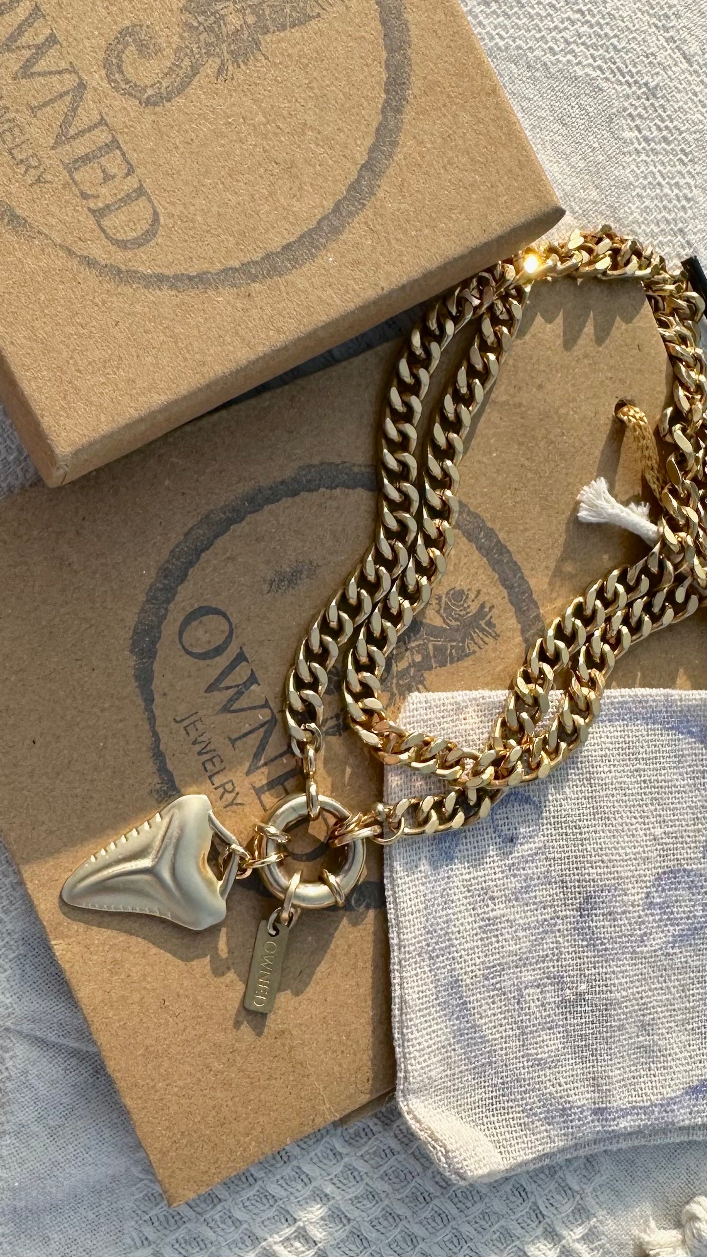 שרשרת GOLD SHARK